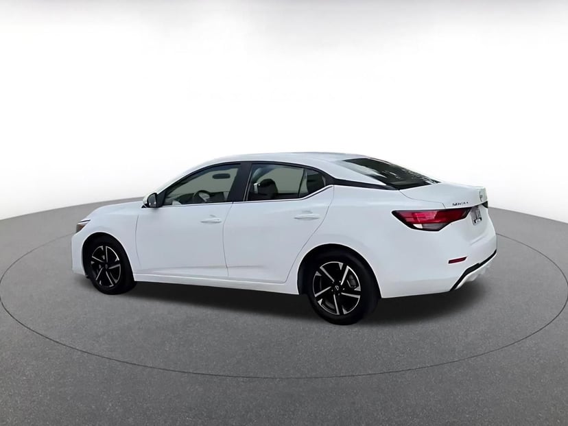 2025 Nissan Sentra - Image 10