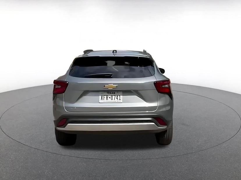 2025 Chevrolet Trax - Image 10