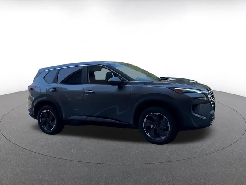 2025 Nissan Rogue - Image 2