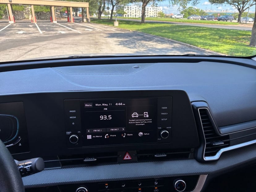 2025 Kia Sportage - Image 17