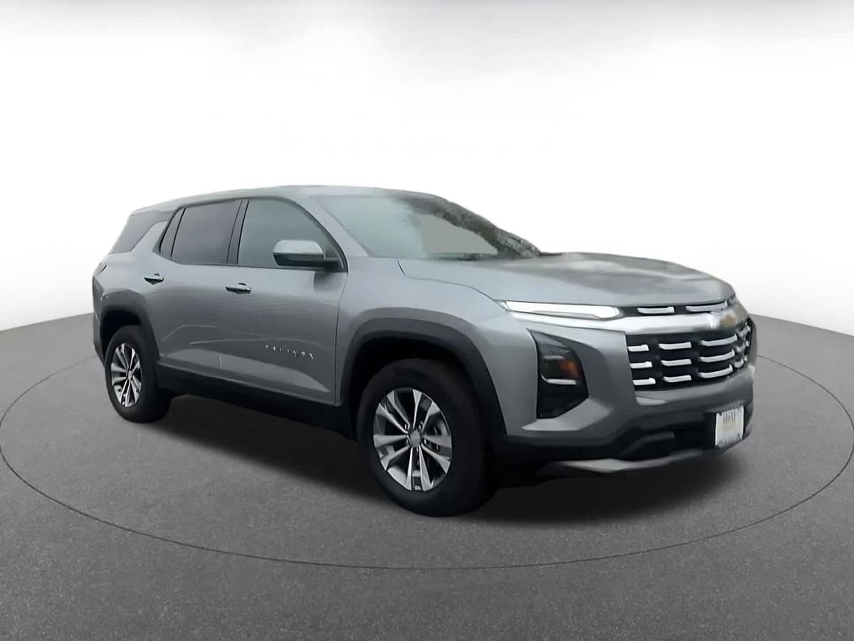 2025 Chevrolet Equinox - Image 2