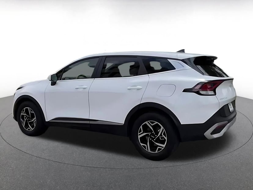 2025 Kia Sportage - Image 11