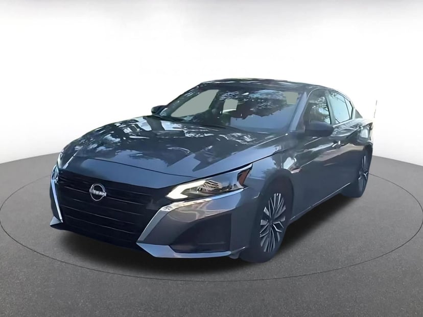 2025 Nissan Altima - Image 5