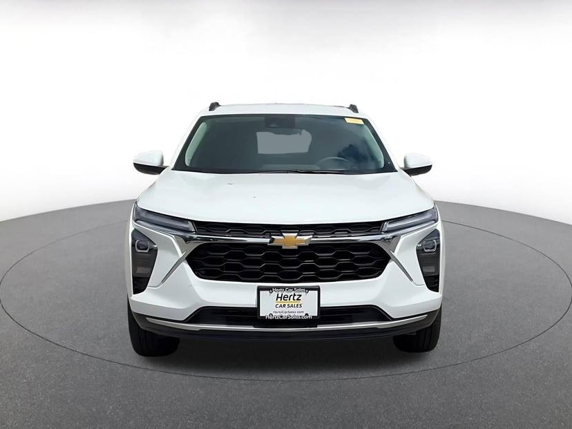 2025 Chevrolet Trax - Image 5