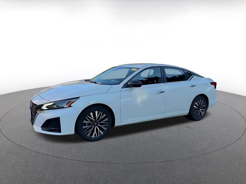 2025 Nissan Altima - Image 3
