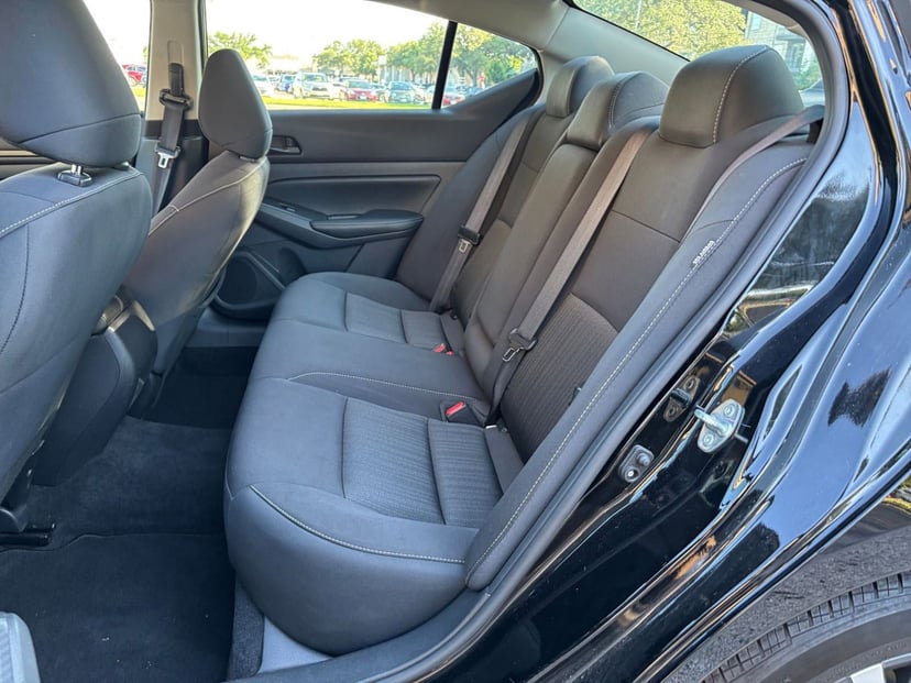 2025 Nissan Altima - Image 21