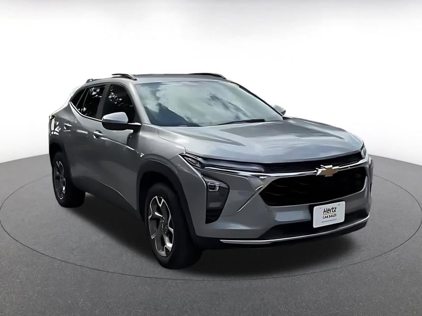 2025 Chevrolet Trax - Image 3