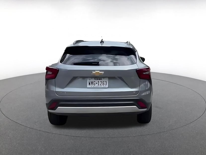 2025 Chevrolet Trax - Image 12