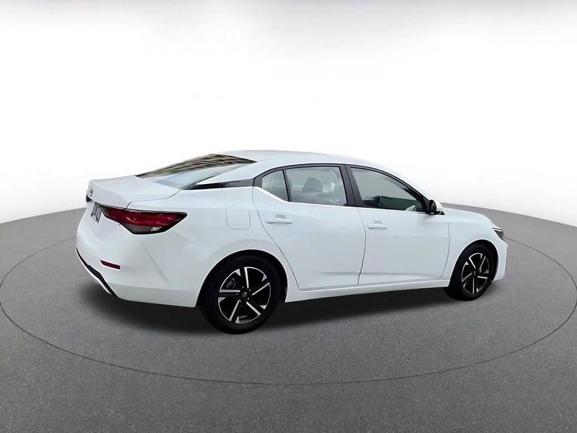 2025 Nissan Sentra - Image 13