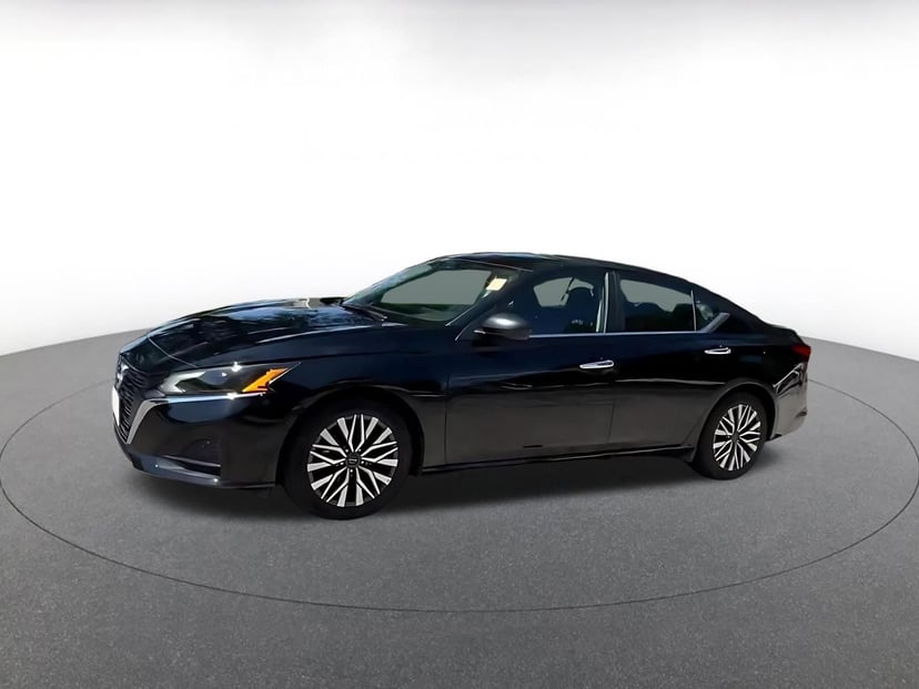 2025 Nissan Altima - Image 5