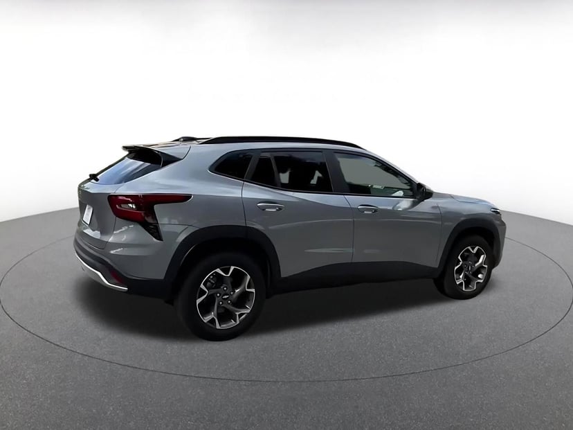 2025 Chevrolet Trax - Image 15