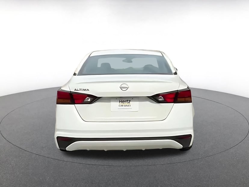 2025 Nissan Altima - Image 12