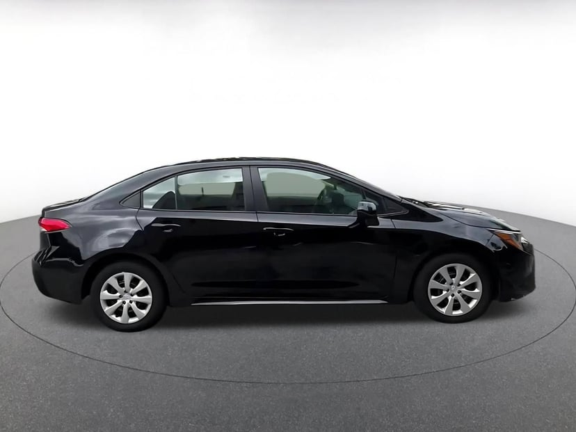 2025 Toyota Corolla - Image 15
