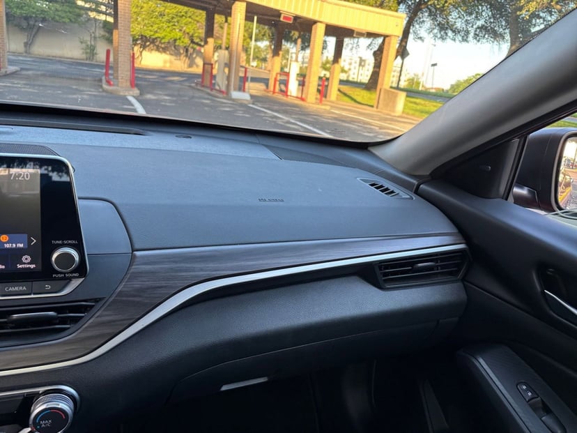 2025 Nissan Altima - Image 25