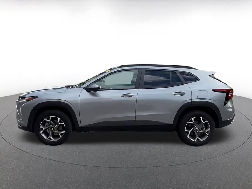 2025 Chevrolet Trax - Image 8