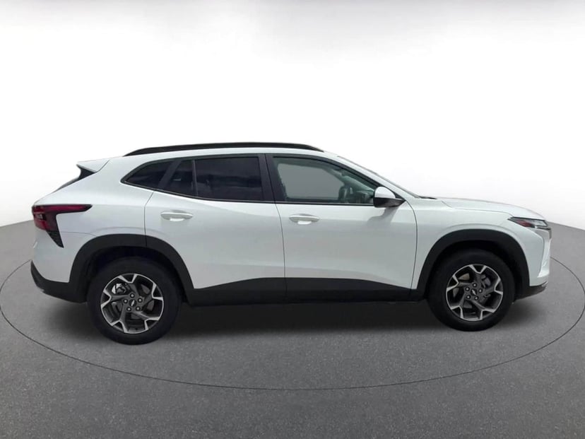 2025 Chevrolet Trax - Image 16