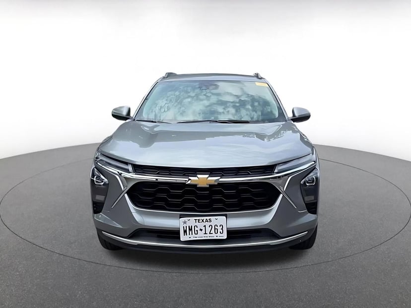 2025 Chevrolet Trax - Image 5