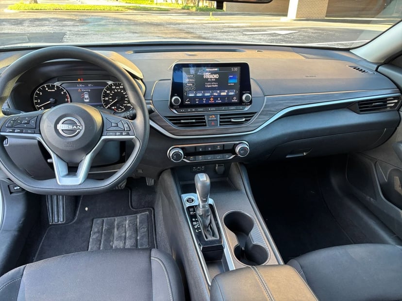 2025 Nissan Altima - Image 17