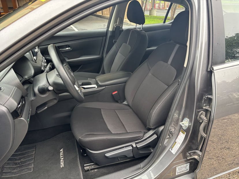 2025 Nissan Sentra - Image 31