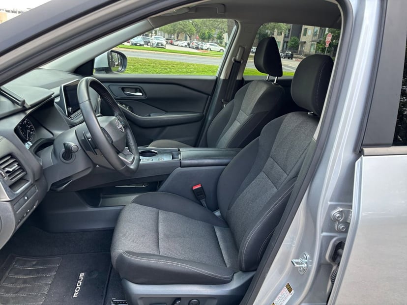 2025 Nissan Rogue - Image 26