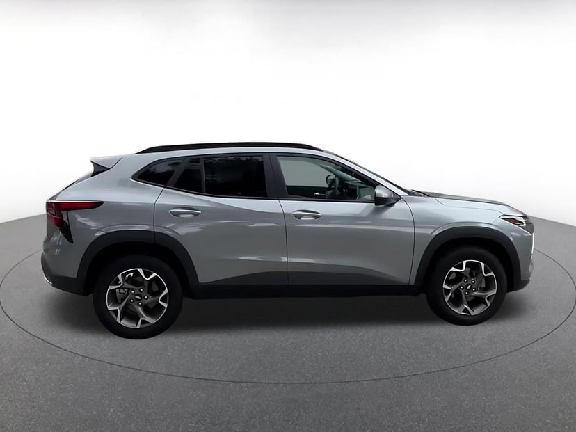 2025 Chevrolet Trax - Image 16