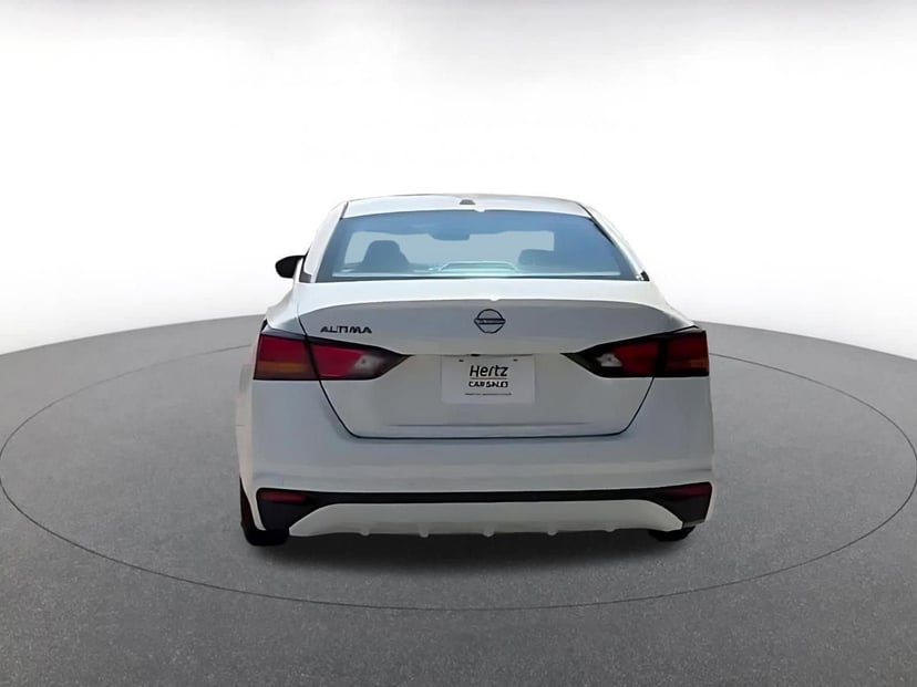 2025 Nissan Altima - Image 12