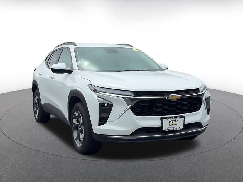 2025 Chevrolet Trax - Image 3