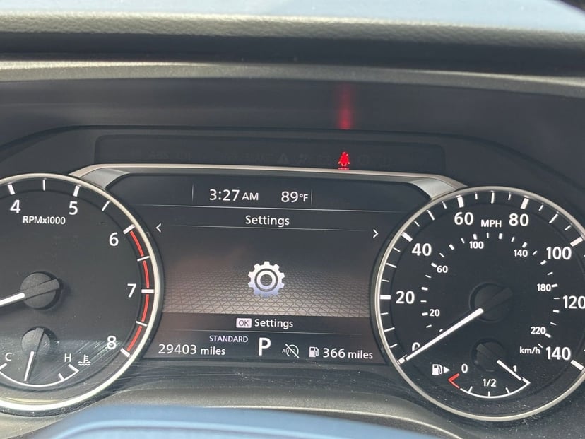 2025 Nissan Rogue - Image 30