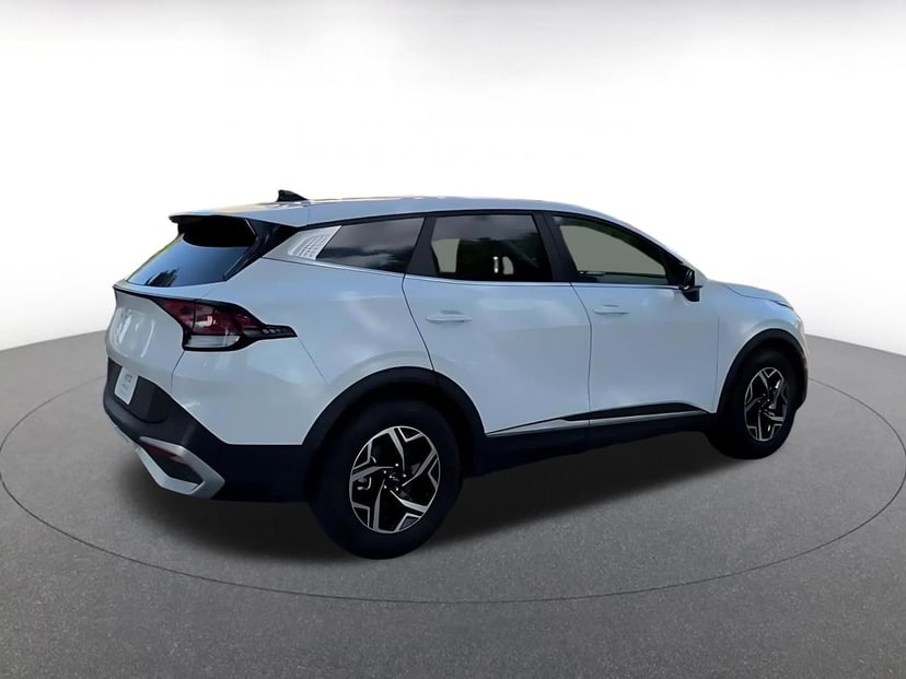 2025 Kia Sportage - Image 13