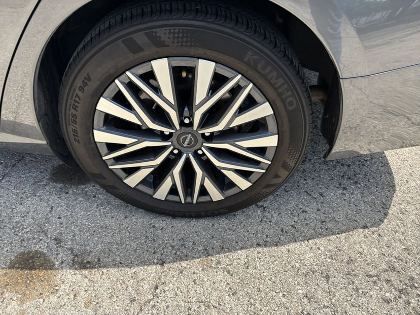 2025 Nissan Altima - Image 25