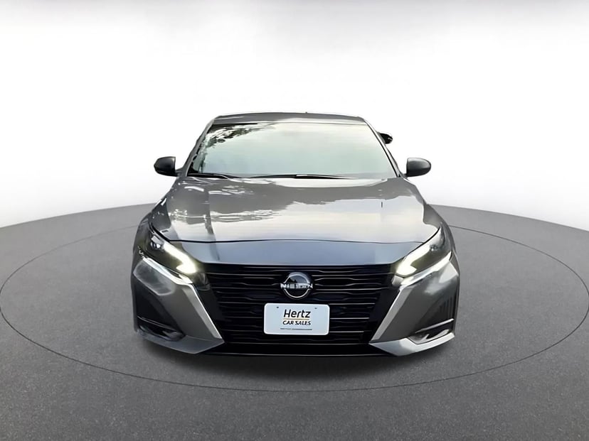 2025 Nissan Altima - Image 4