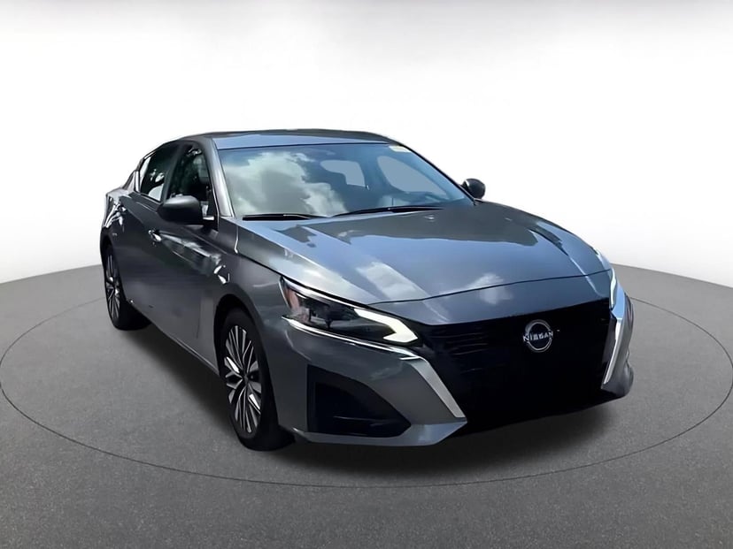 2025 Nissan Altima - Image 3
