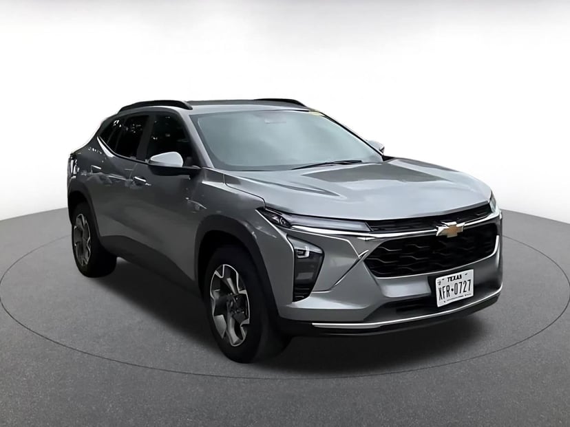 2025 Chevrolet Trax - Image 3