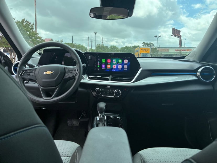 2025 Chevrolet Trax - Image 31