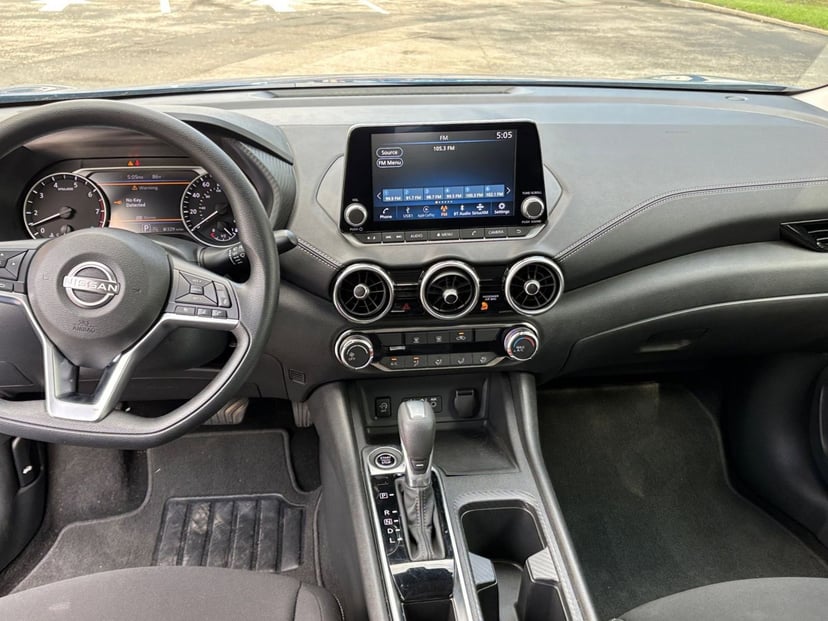 2025 Nissan Sentra - Image 28