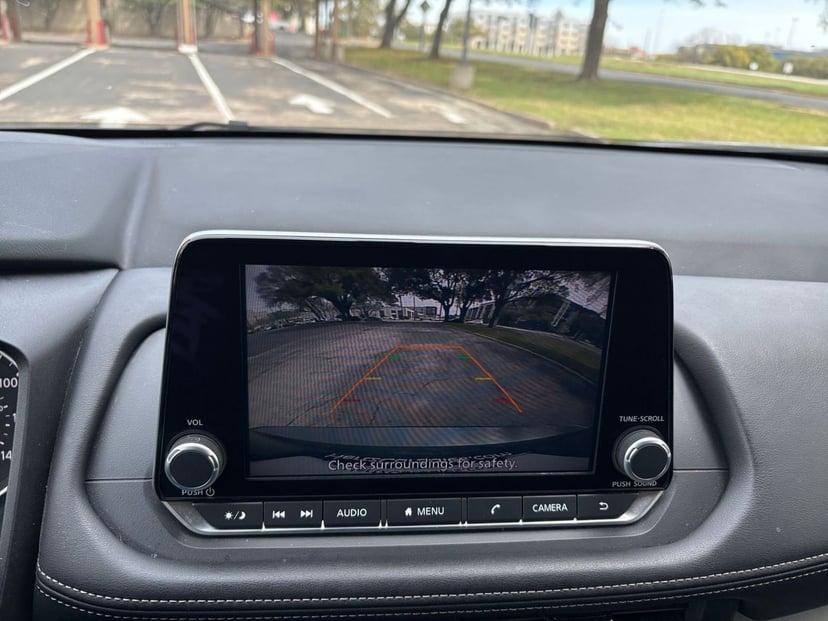2025 Nissan Rogue - Image 21