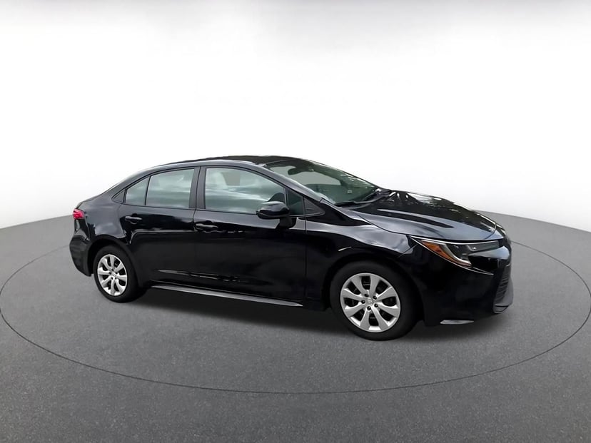 2025 Toyota Corolla - Image 2