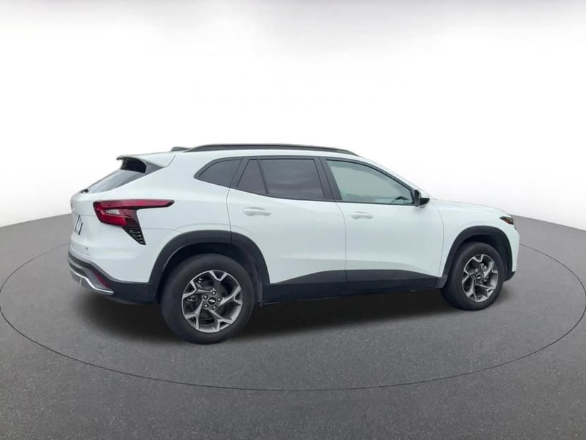 2025 Chevrolet Trax - Image 11