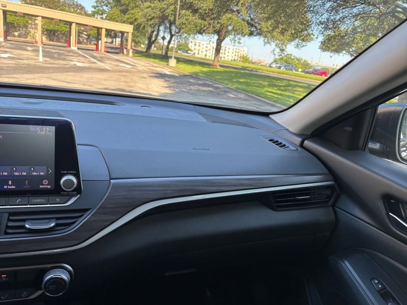 2025 Nissan Altima - Image 30