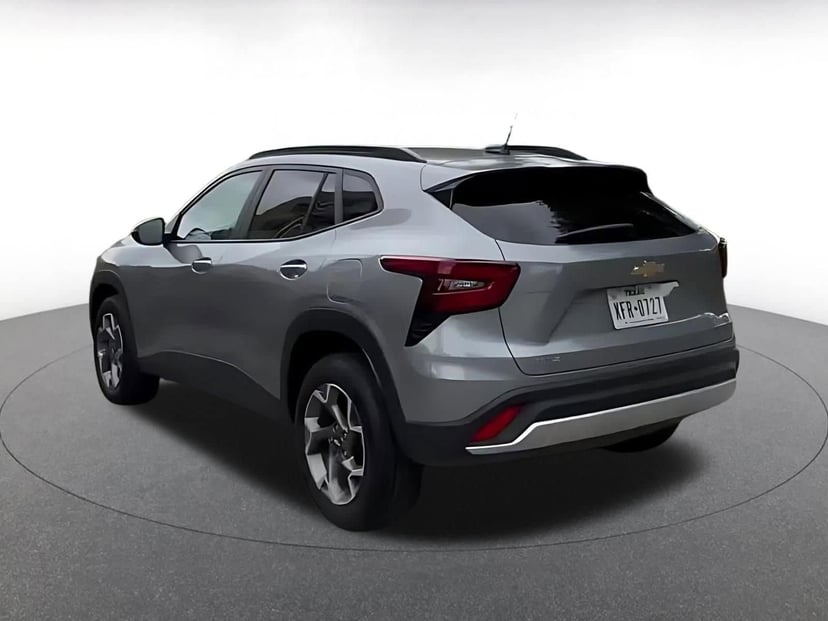 2025 Chevrolet Trax - Image 11