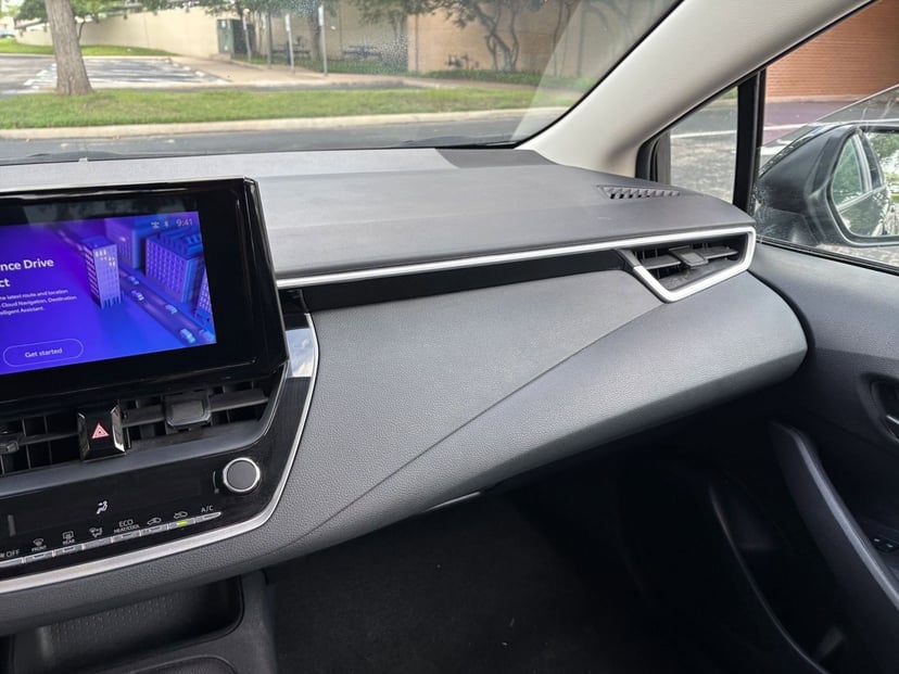 2025 Toyota Corolla - Image 30