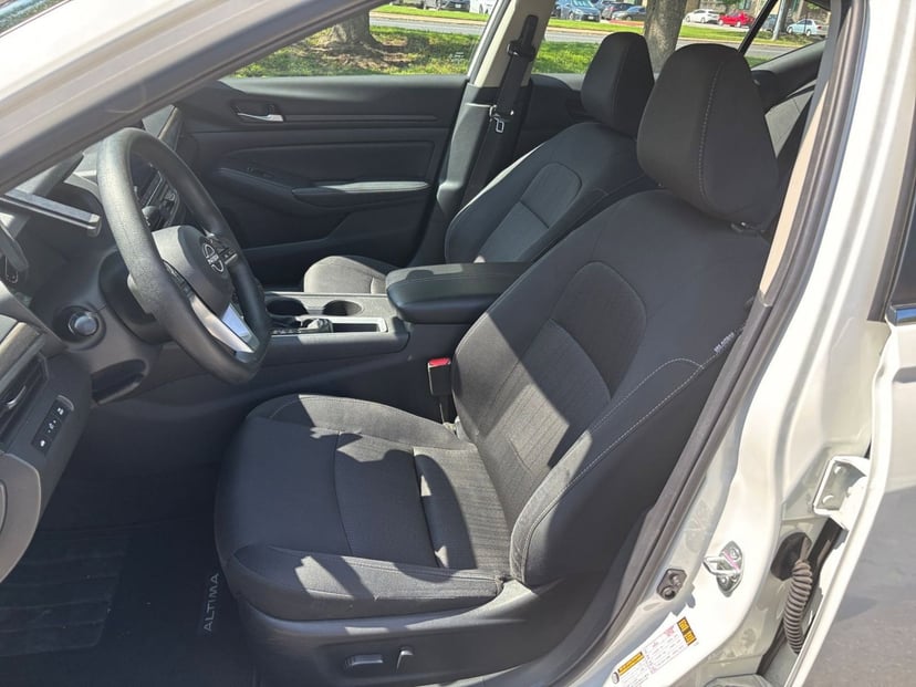 2025 Nissan Altima - Image 31