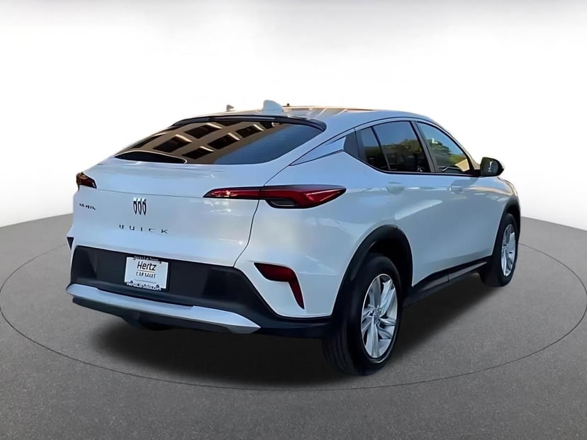 2025 Buick Envista - Image 12