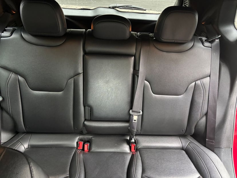 2025 Jeep Compass - Image 33