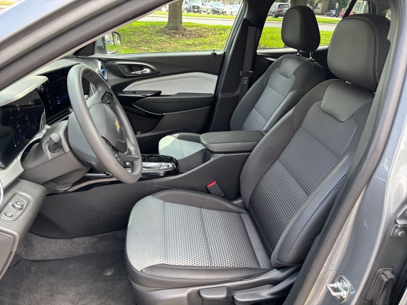2025 Chevrolet Trax - Image 31