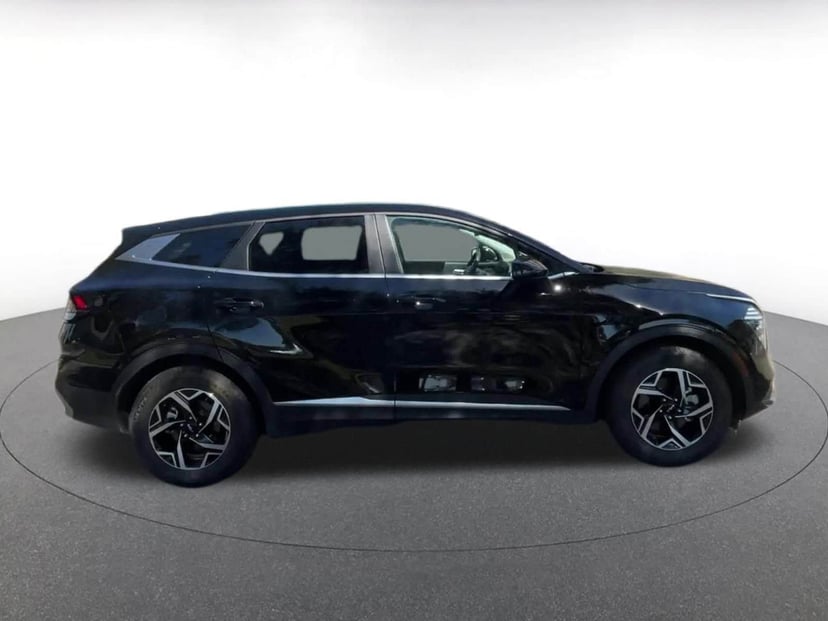 2025 Kia Sportage - Image 16