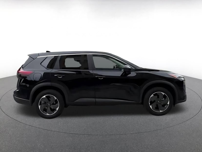 2025 Nissan Rogue - Image 16