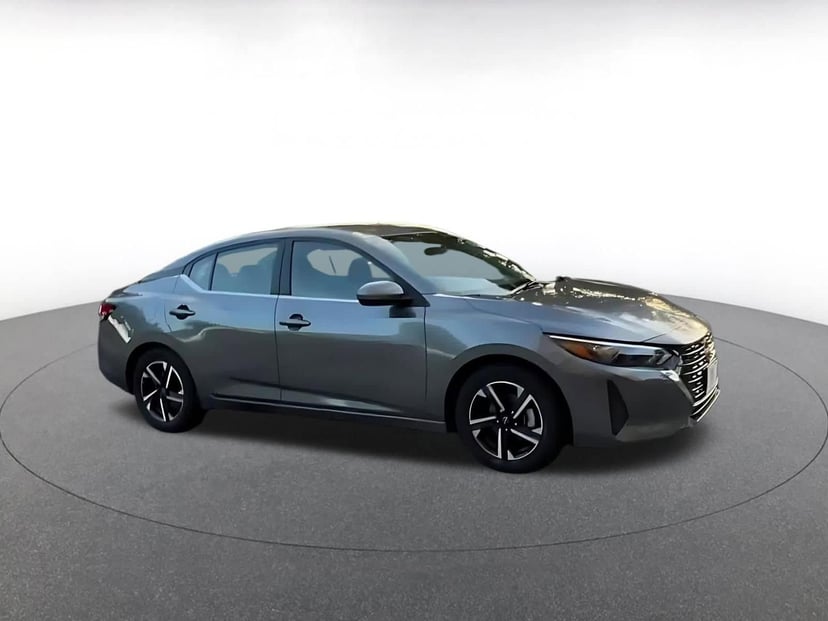 2025 Nissan Sentra - Image 2