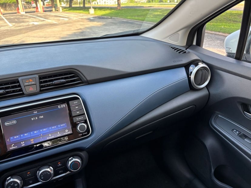 2025 Nissan Versa - Image 30