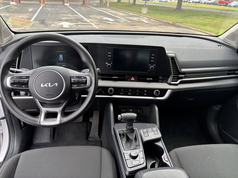 2025 Kia Sportage - Image 28